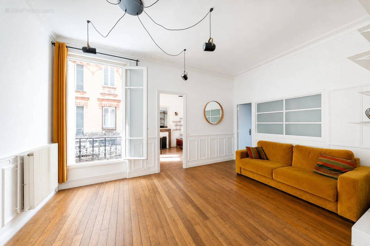 Appartement à PARIS-10E
