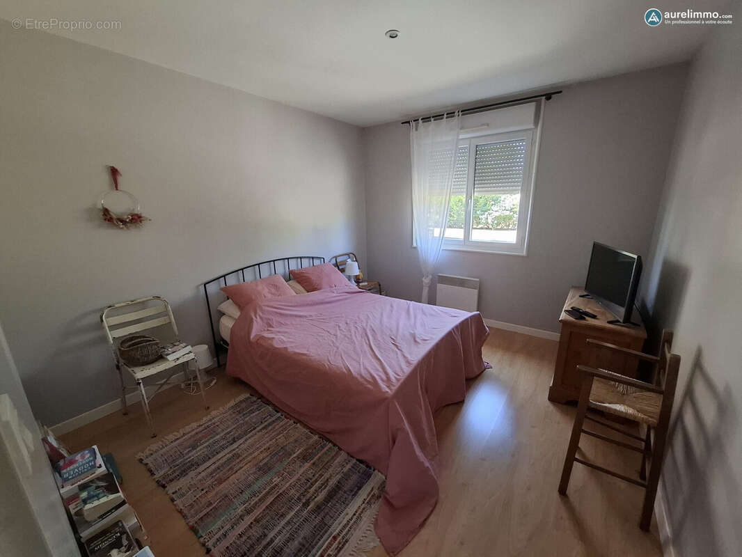 chambre 3 - Maison à MONTMARAULT