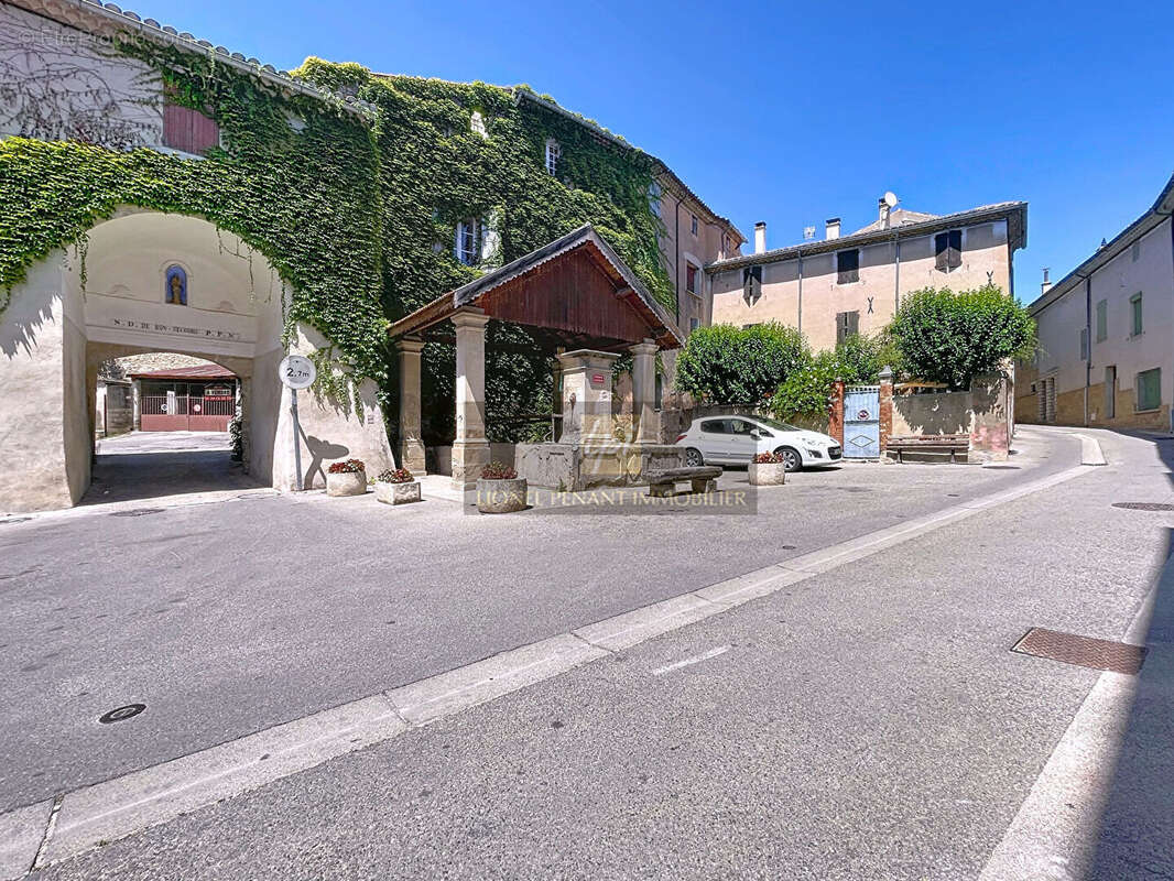 Maison à PERNES-LES-FONTAINES