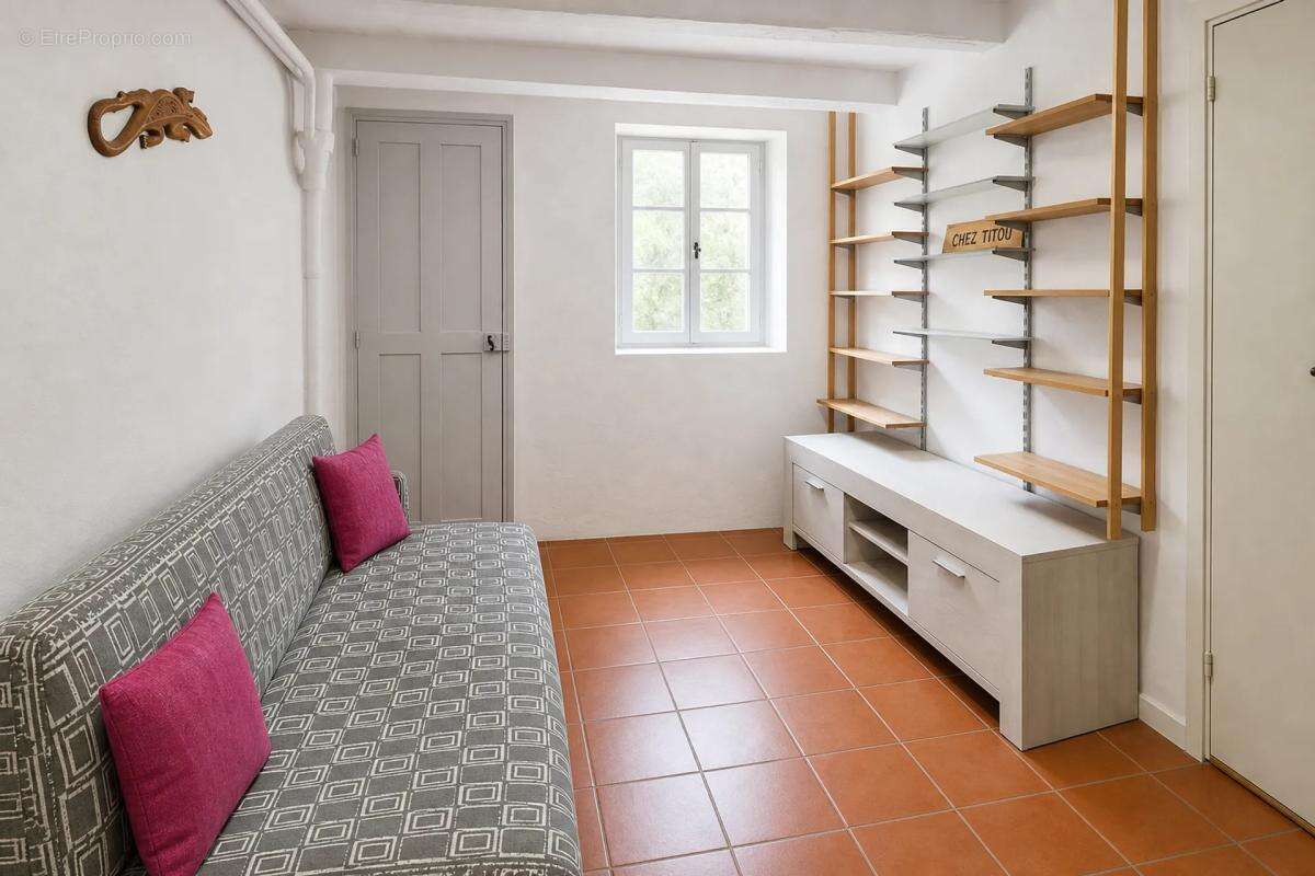 Maison à COTIGNAC