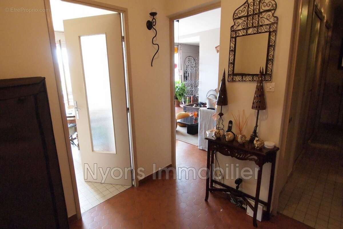 Appartement 75 m² à Nyons  - photo 9