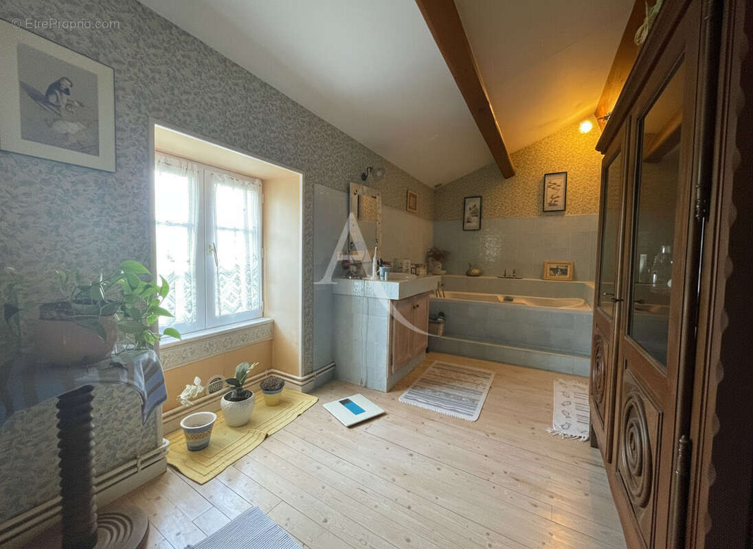 Maison à SAINT-AGNANT