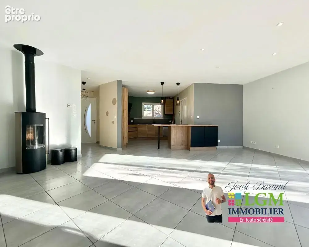 Nesmy — Plain-pied lumineux avec véranda chauffée et double garage - photo 10