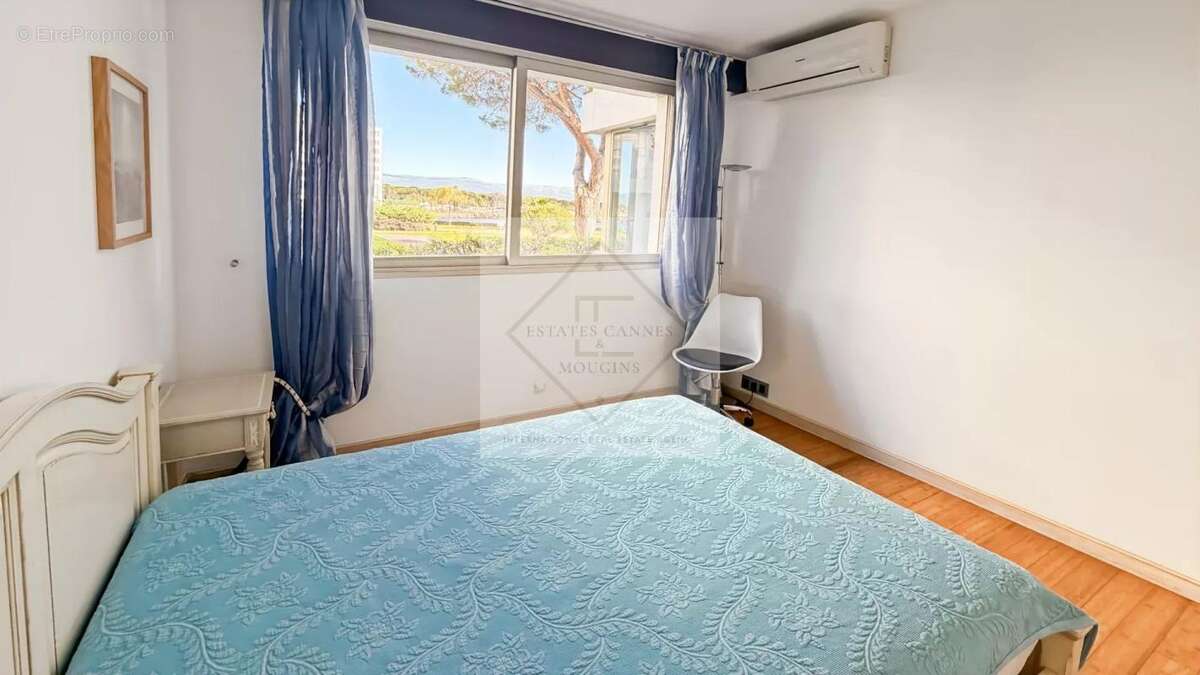 Appartement à MANDELIEU-LA-NAPOULE