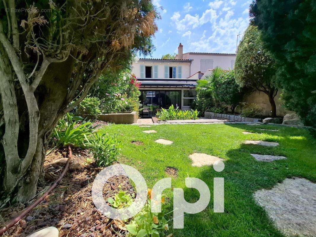 Villa d'exception avec vue mer – Une adresse prestigieuse au cœur de La Rochelle - photo 8