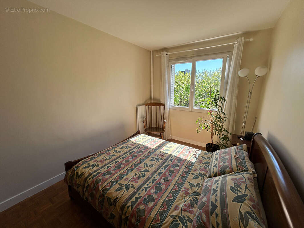 Appartement à L'HAY-LES-ROSES