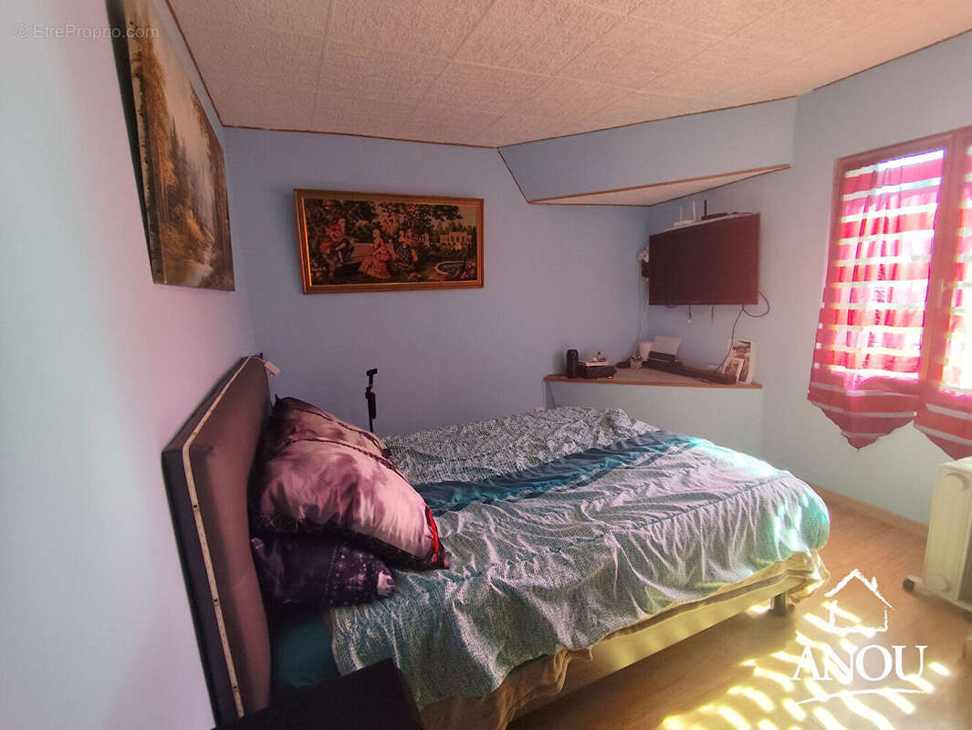 Maison à SAINT-HILAIRE-LA-GRAVELLE