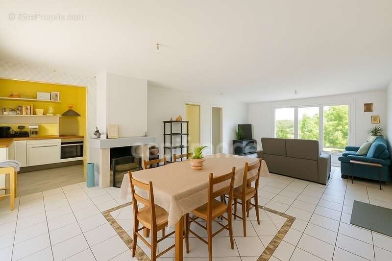  Grande maison familiale de 222 m² – 6 chambres – Terrain de 3 927 m² à seulement 6 km de Sens - photo 4