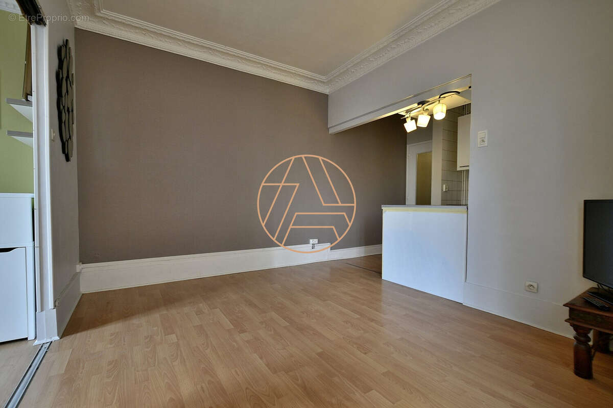 Appartement à SAINT-MAUR-DES-FOSSES