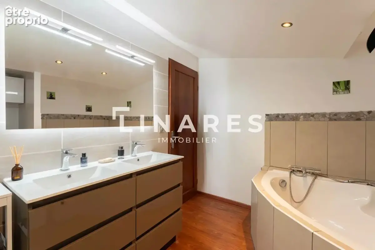 La CEZANNE - Maison de 189m2 (Deux Appartements) -  Terrain 1100m2 - 13100 Le Tholonet - photo 9