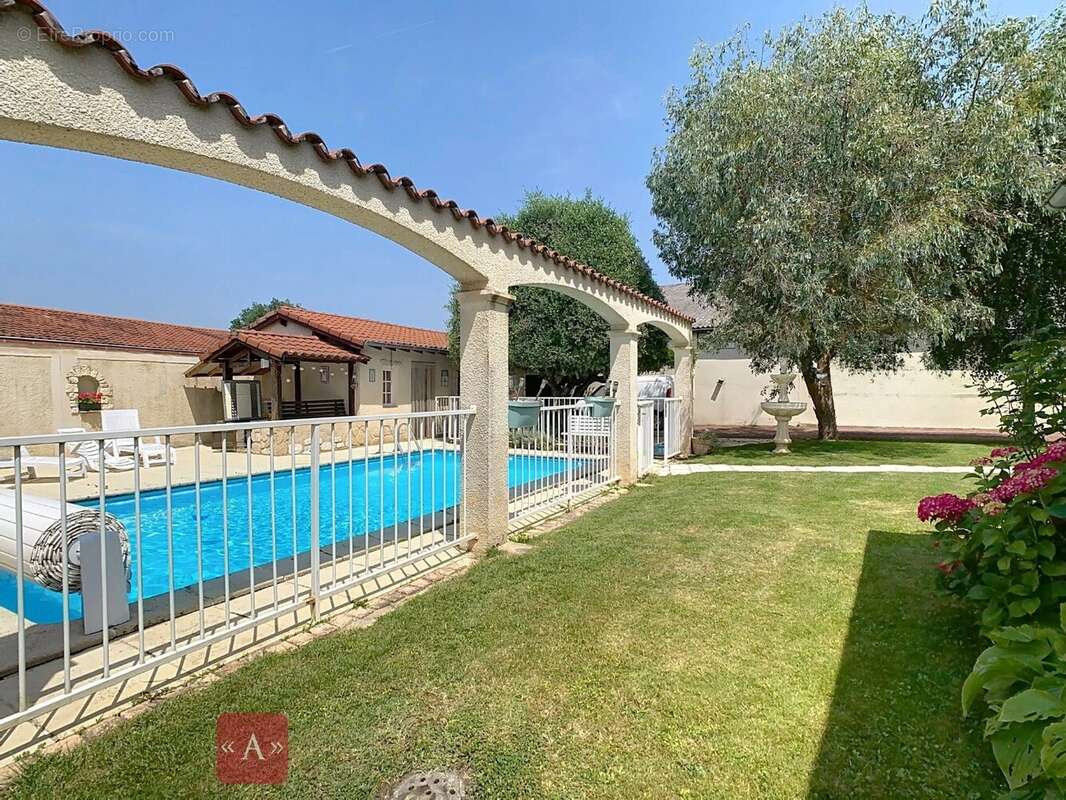 Maison à SAINT-SULPICE