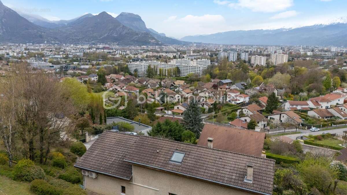 Maison à SEYSSINET-PARISET