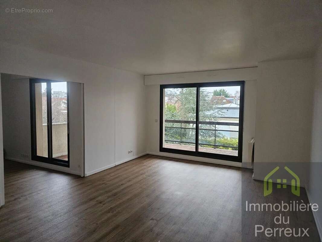 Appartement à LE PERREUX-SUR-MARNE