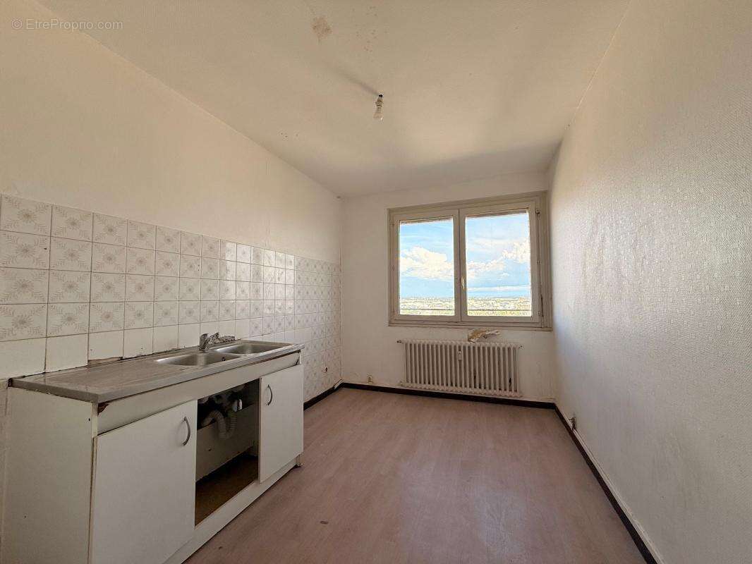 T5 de 102 m² avec balcon – 4 chambres – Dernier étage - photo 9
