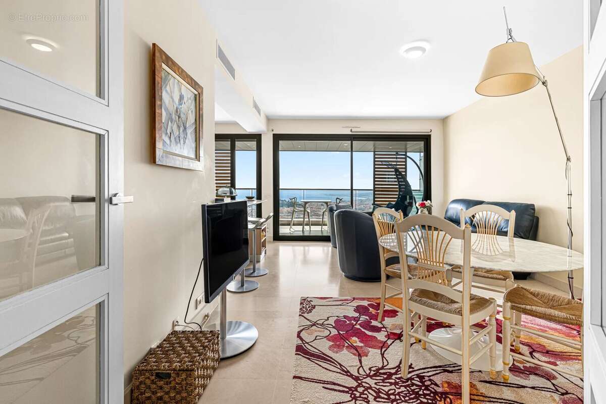 Nice vinaigrier – résidence de prestige "blanche de castille" – 3 pièces de 62 m² – vue mer panoramique & baie des anges – pisci - photo 5