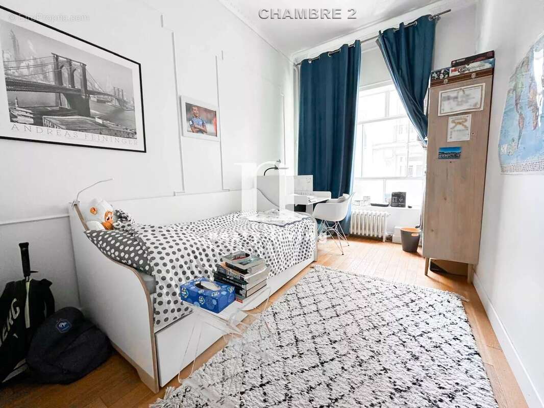 Appartement à PARIS-16E