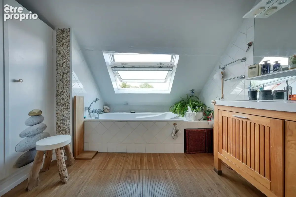Tres bel appartement atypique - 70.15m2 / 100m2 au sol - jardin de 250m2 - le charme de l’ancien. - photo 16