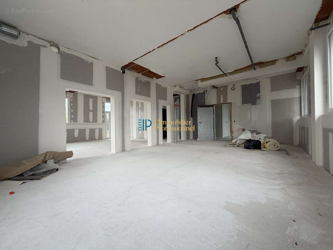 Commerce à LANESTER