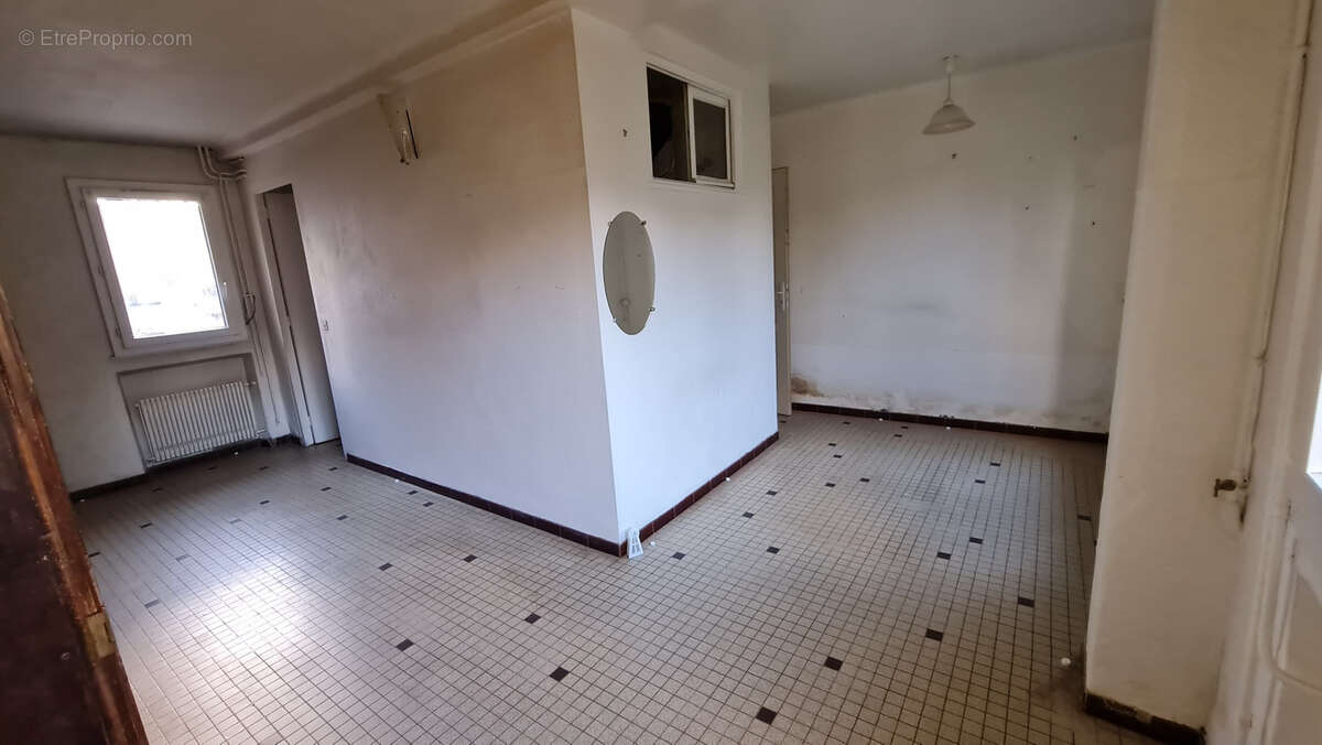 Maison à LES MOLIERES