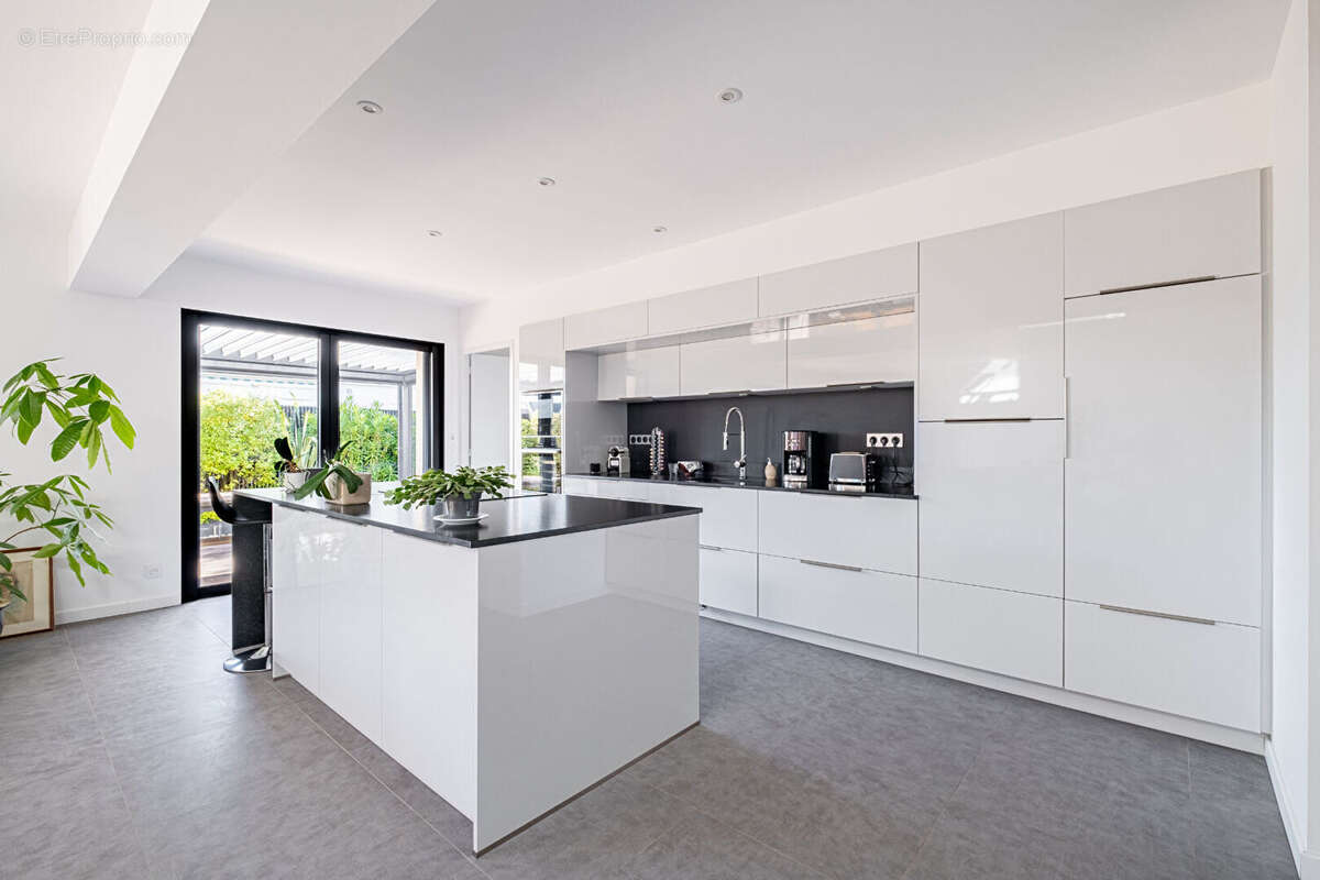 Superbe Maison Contemporaine bio climatique de 163m² + gagage - photo 3