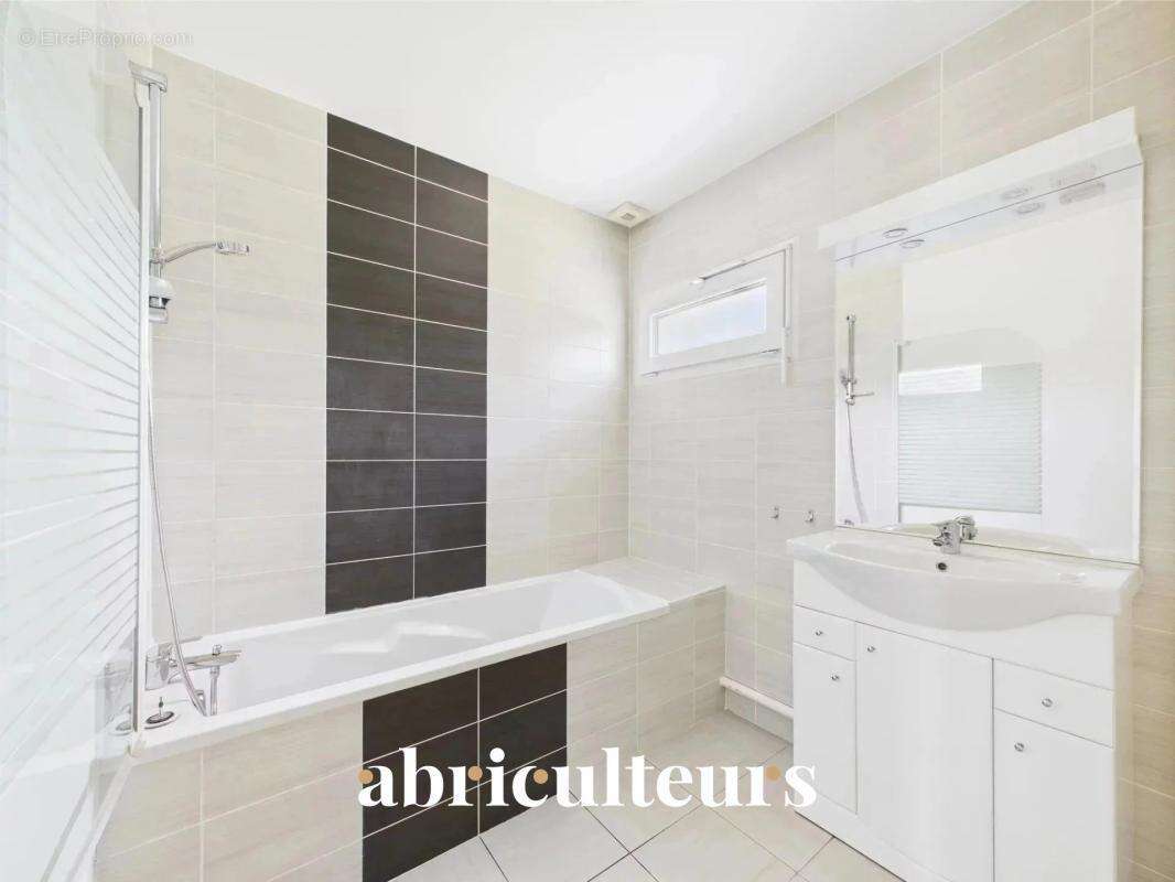 Appartement à BOUGUENAIS