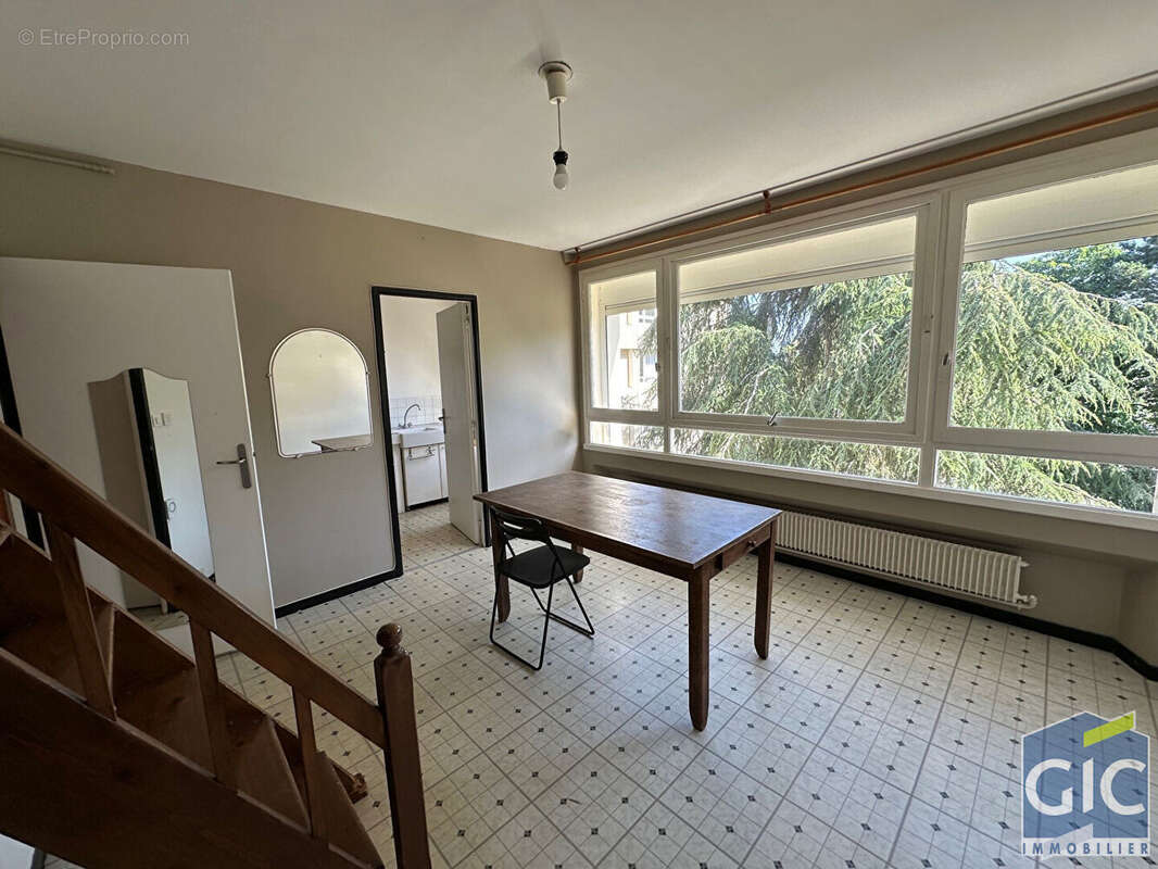Appartement à HEROUVILLE-SAINT-CLAIR