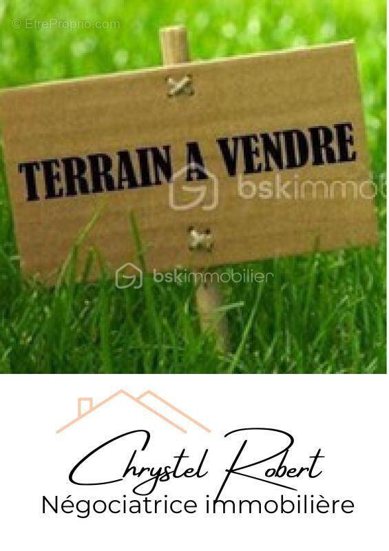 Terrain à VALLIERES