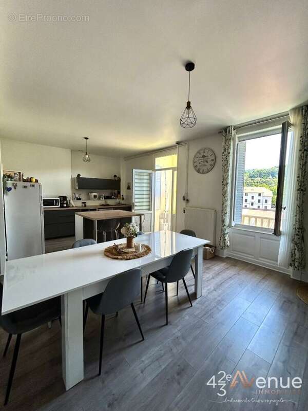 Appartement 590 m² à Saint-Etienne  - photo 9