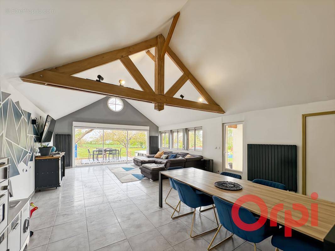 Maison à CHALIVOY-MILON