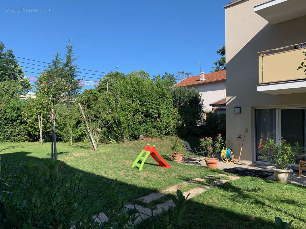 Appartement à CHARBONNIERES-LES-BAINS