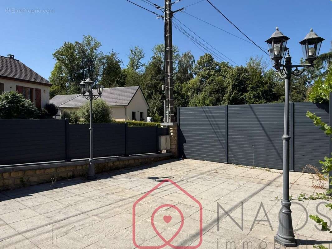 Maison familiale 110 m²  4/5 chambres  Sous-sol complet  Balan - photo 2