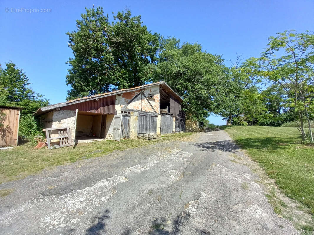 Propriete corps de ferme avec 39 000 m2 de terrain - photo 15