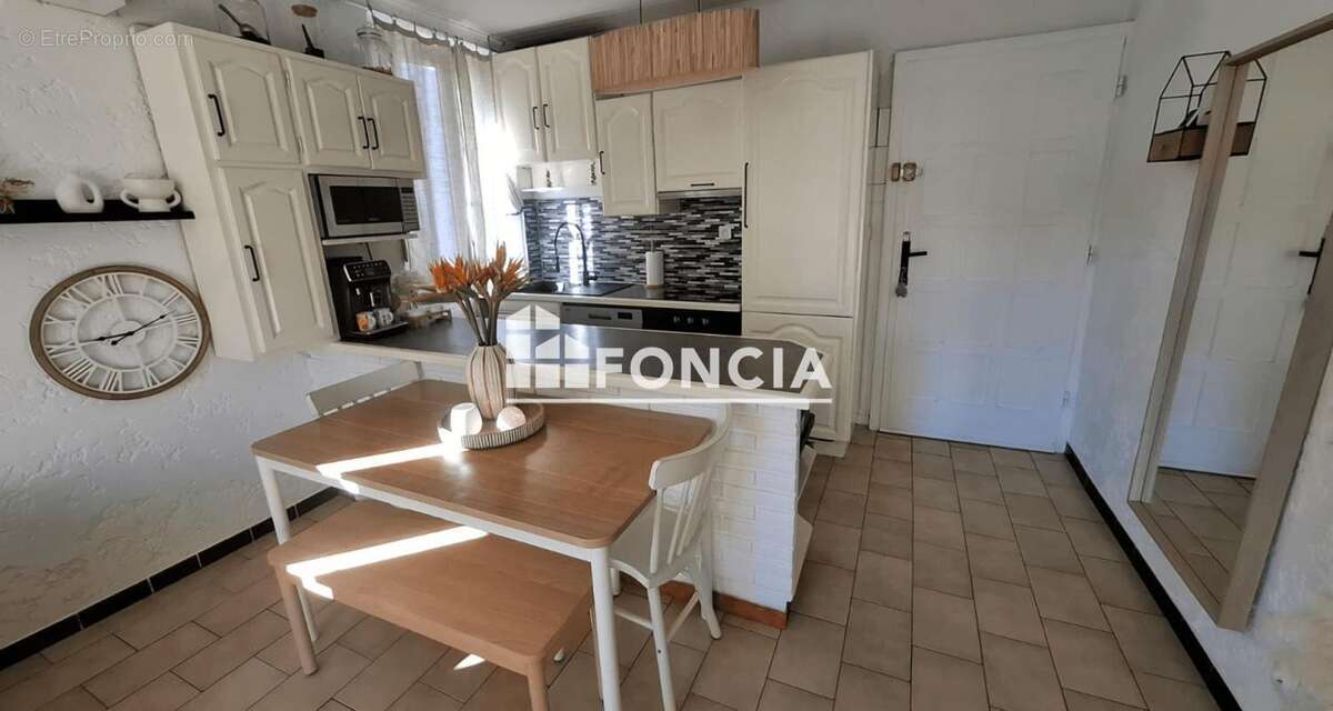 Appartement à LA LONDE-LES-MAURES