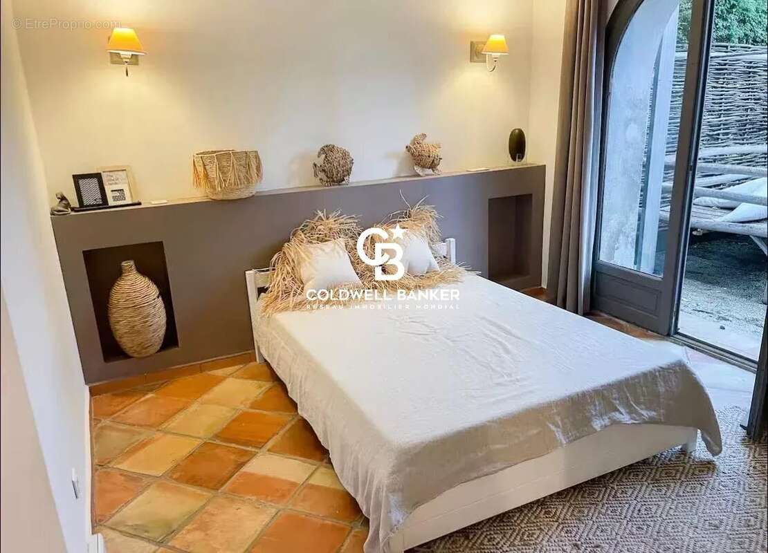 Mas provençal rénové avec piscine privée à Gassin - photo 10
