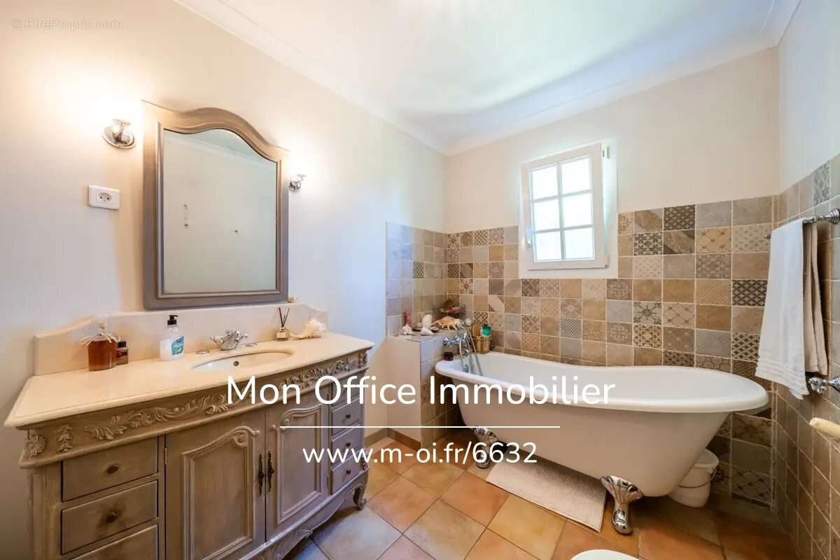 Référence : 6632-SBA - Villa 7 pièces - Quartier Saint Donat - Aix-en-Provence - photo 10