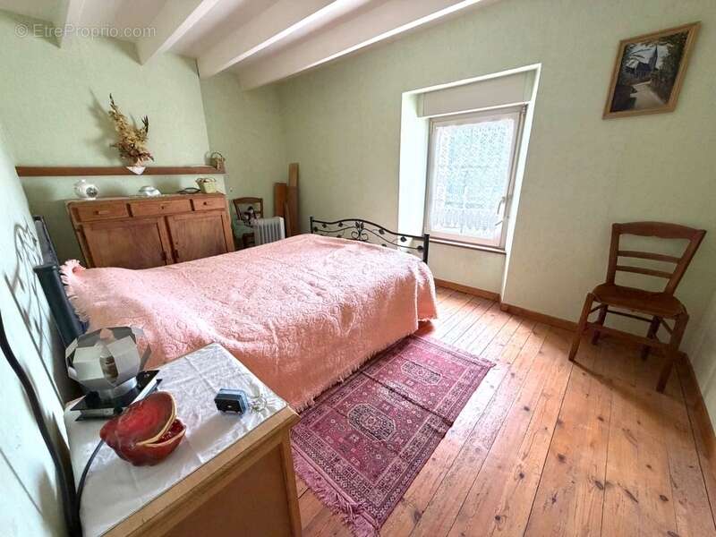 Maison en pierre de 111 m² avec garage, dépendance et terrain de 1 374 m² – Fort potentiel MOON SUR ELLE (50) - photo 15