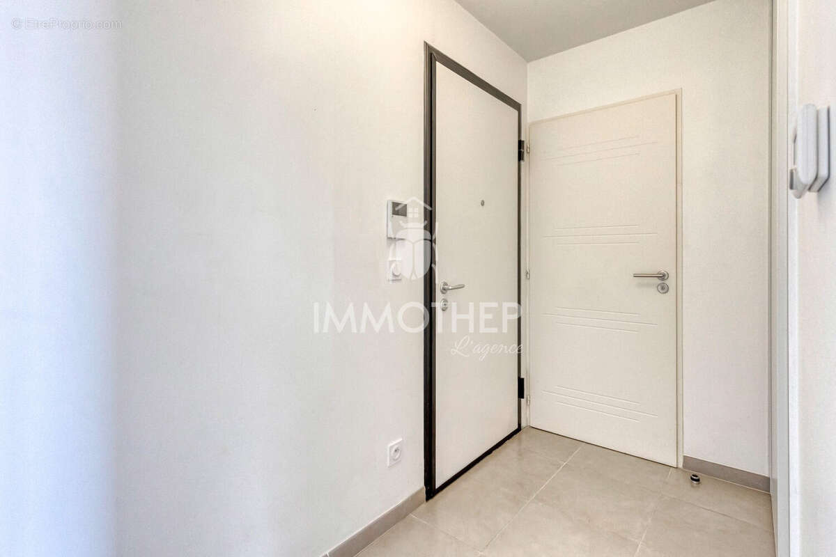 Appartement 47 m² à Eybens  - photo 9