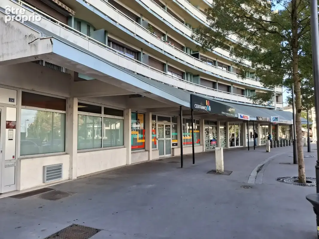 Local commercial polyvalent – Résidence Couronne de Gigny - photo 14