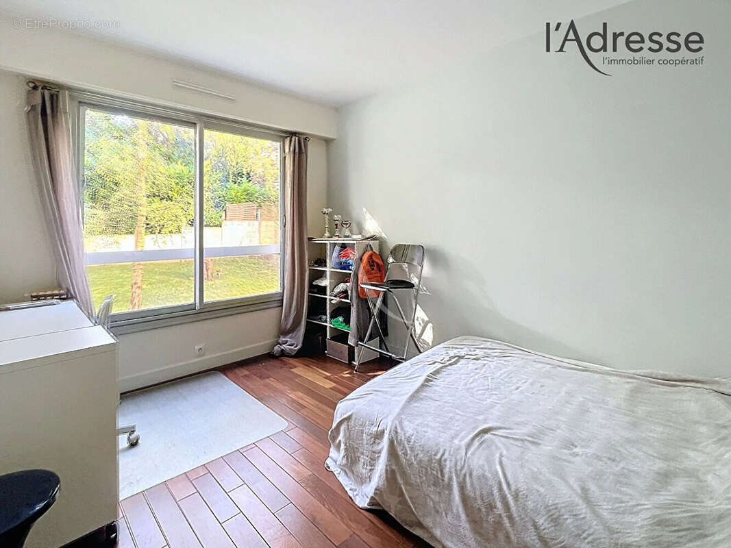 Appartement à SURESNES