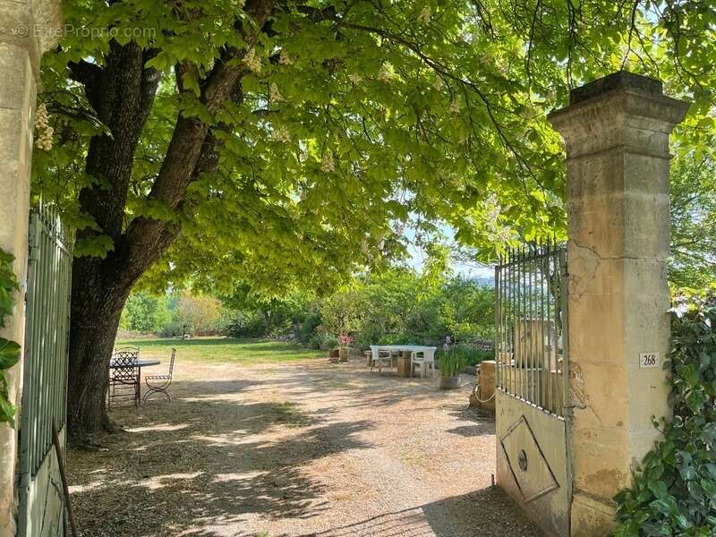 Maison à ROUSSILLON