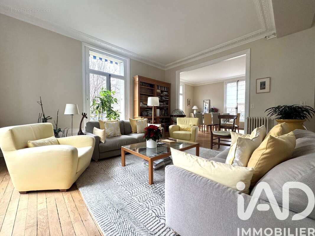 Maison 262 m² à Sceaux  - photo 3