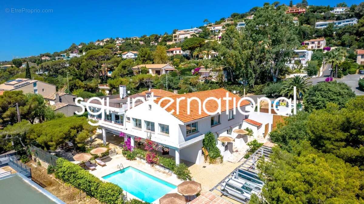 Maison à LES ISSAMBRES