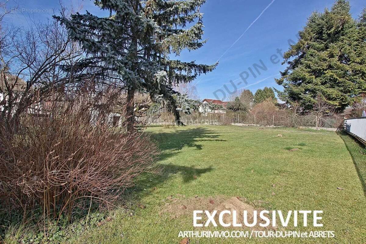 Terrain à SAINT-ANDRE-LE-GAZ