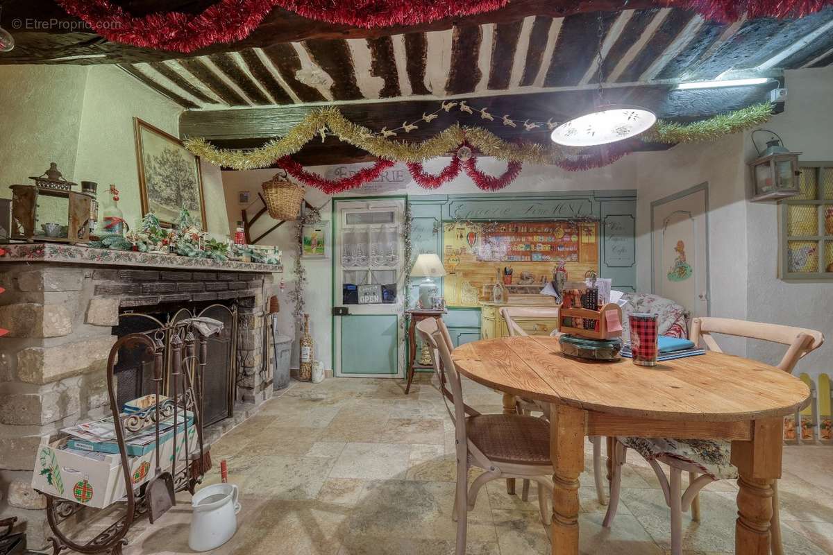 Maison à SAINT-ZACHARIE