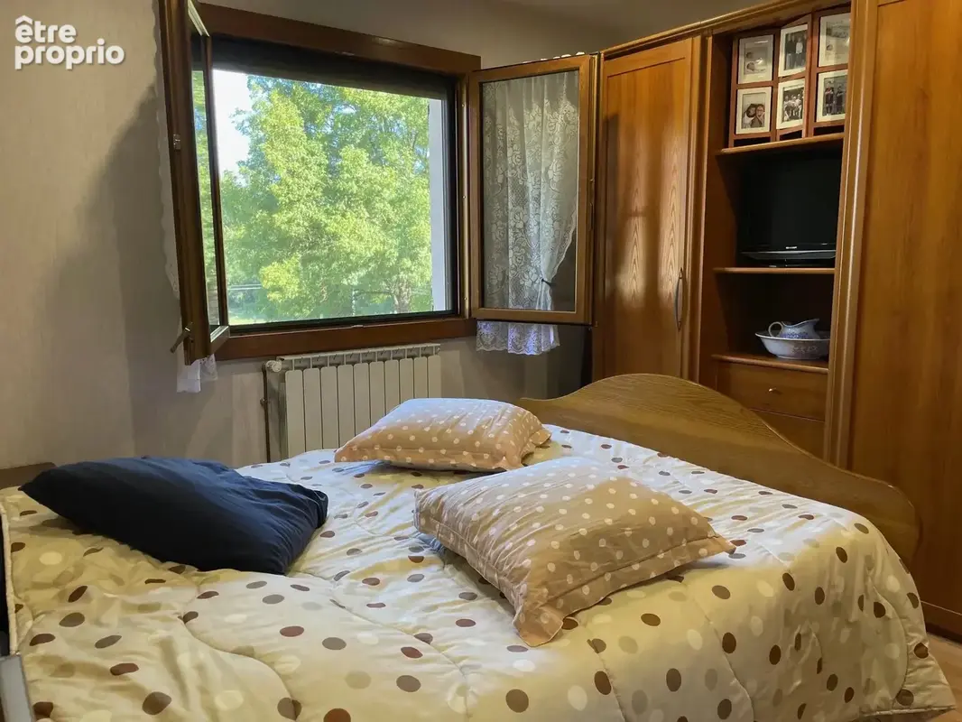 Charmante maison de 3 chambres avec grange, piscine et jardin de 9357m² - photo 7