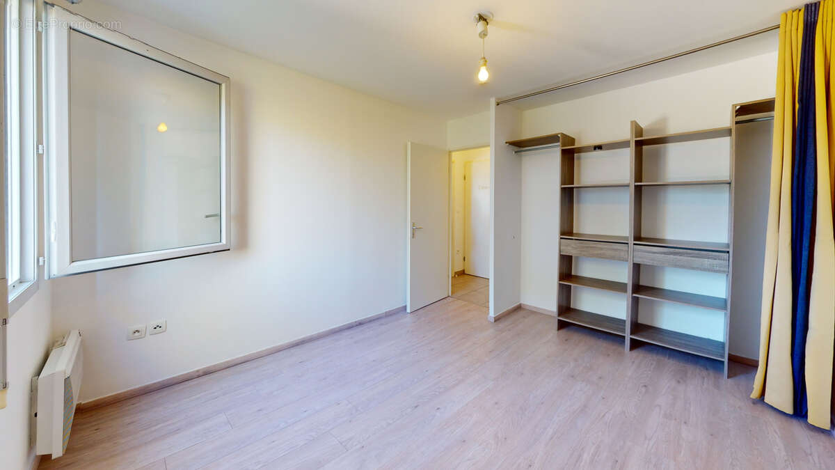 Appartement à BEAUZELLE