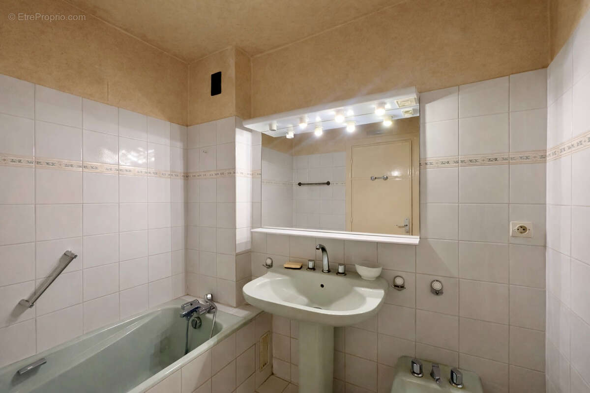 Appartement à VILLE-D'AVRAY