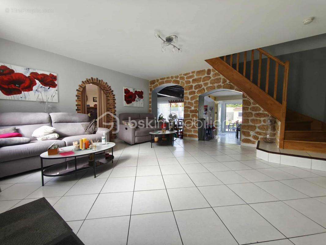 Maison de 150 m², 3 chambres et 1 bureau - photo 3