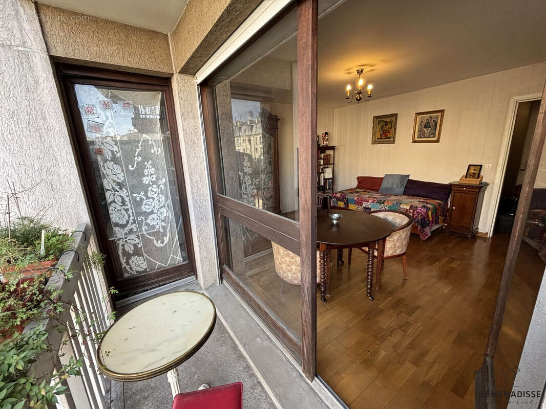 Appartement à PARIS-11E