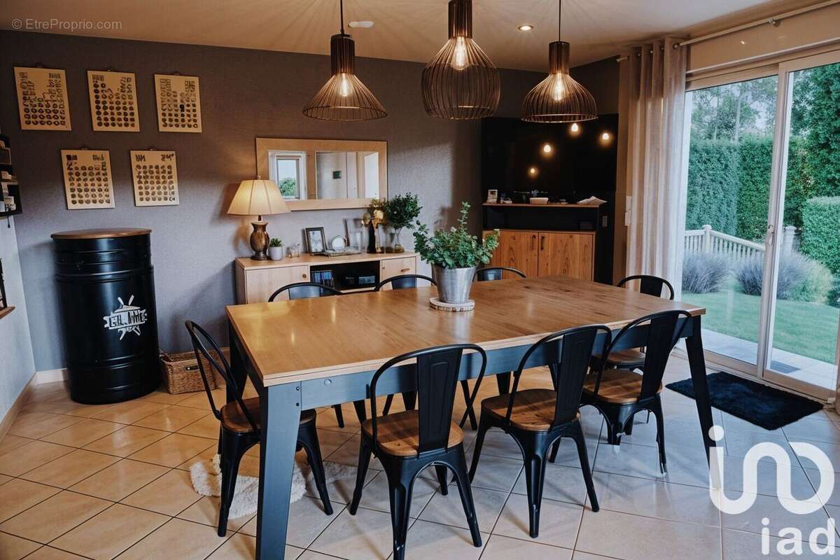 Photo 5 - Maison à SAINT-SULPICE-DE-POMMERAY